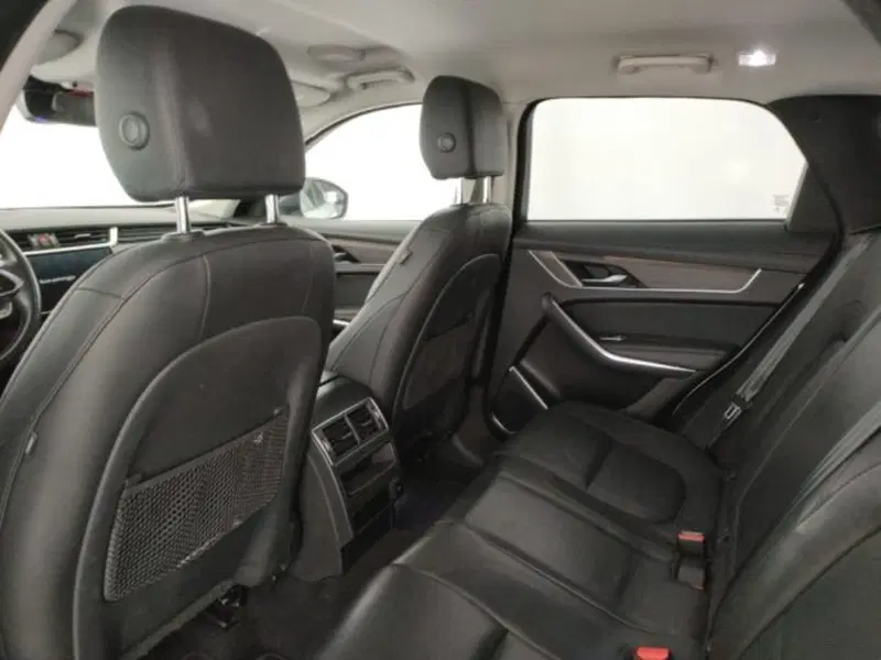 Jaguar F-Pace usata a Modena (8)