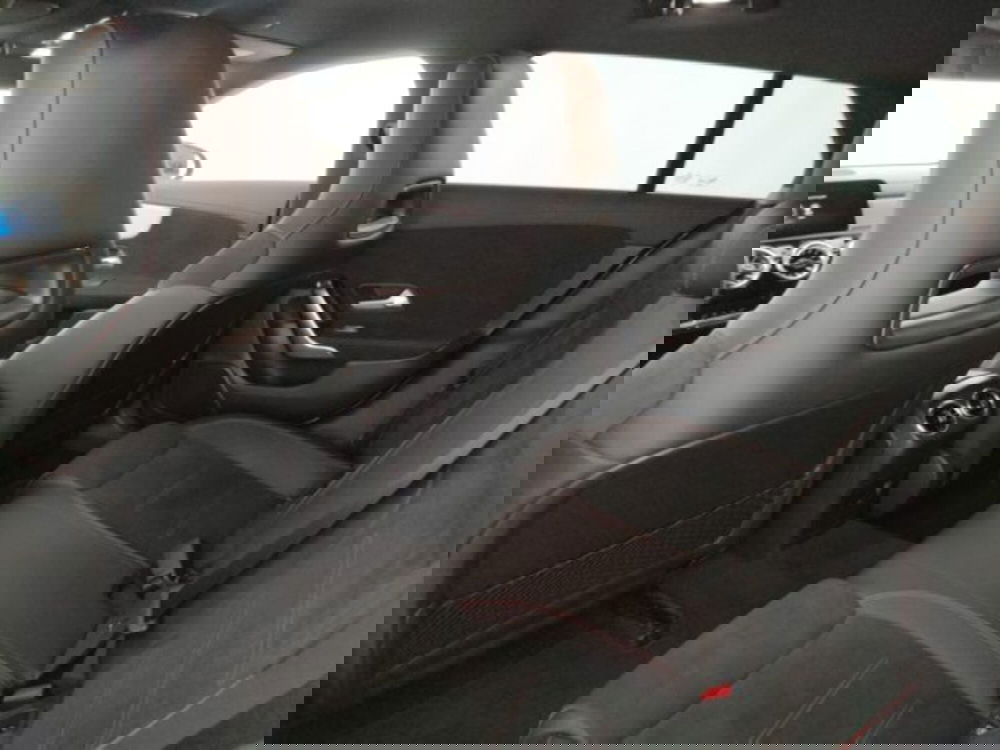 Mercedes-Benz CLA Shooting Brake usata a Modena (9)