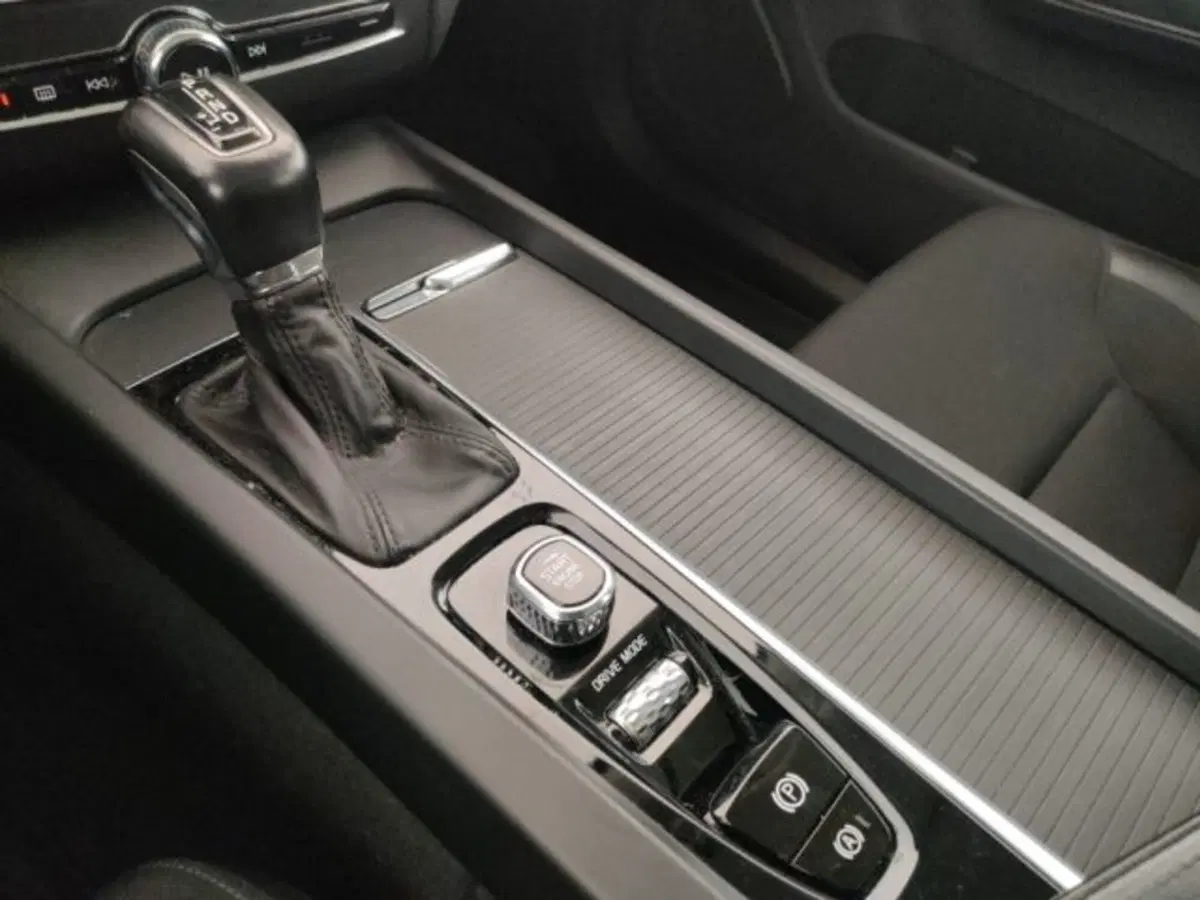 Volvo XC60 usata a Modena (11)