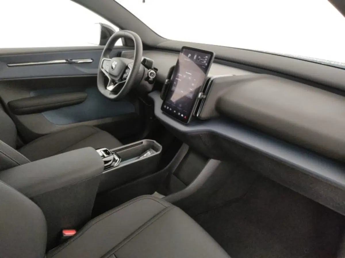 Volvo EX30 usata a Modena (4)