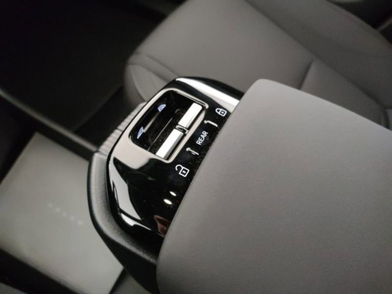 Volvo EX30 usata a Modena (18)