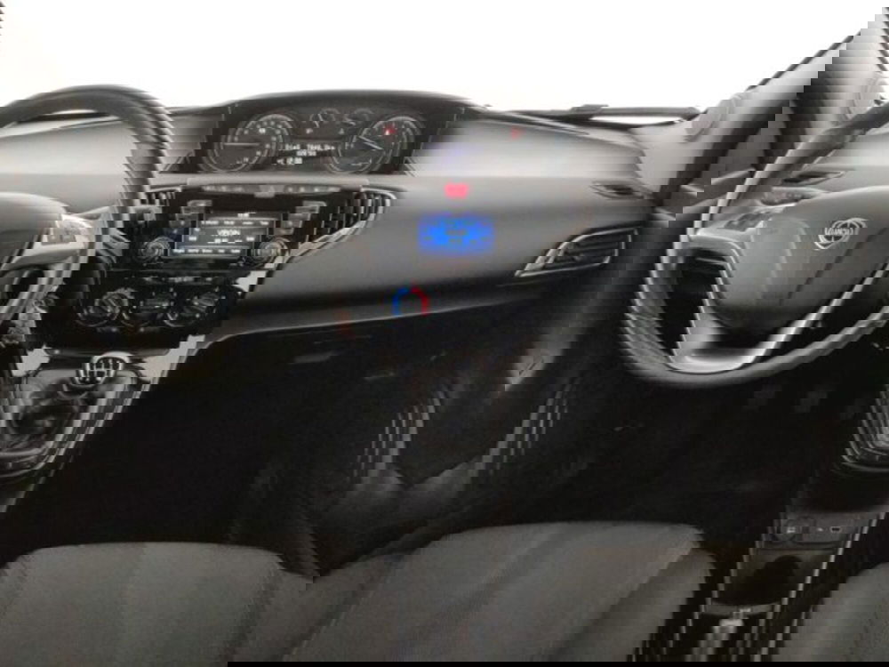 Lancia Ypsilon usata a Modena (10)