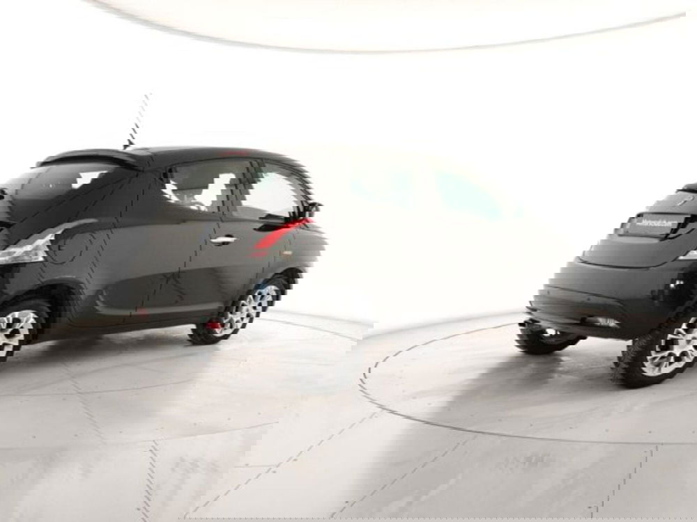 Lancia Ypsilon usata a Modena (4)