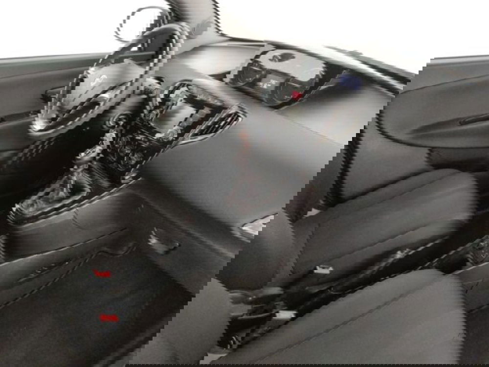 Lancia Ypsilon usata a Modena (9)