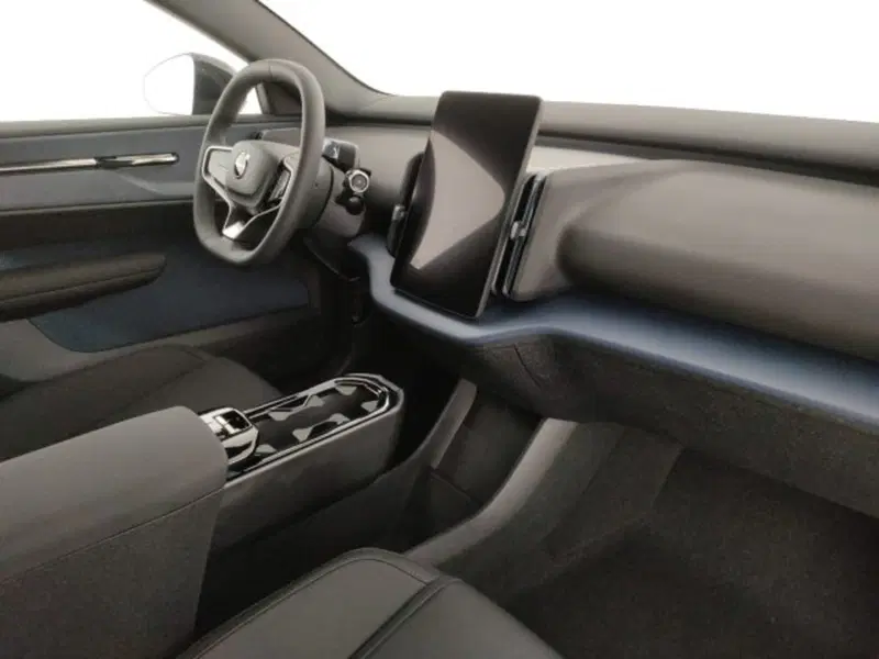 Volvo EX30 nuova a Modena (12)