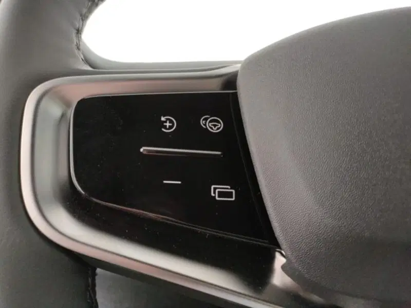 Volvo EX30 nuova a Modena (18)