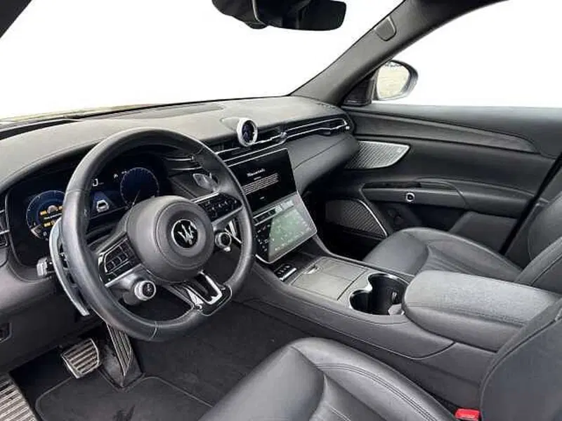 Maserati Grecale usata a Napoli (12)