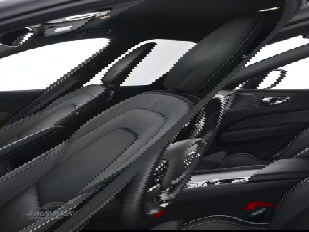 Volvo XC60 usata a Perugia (9)