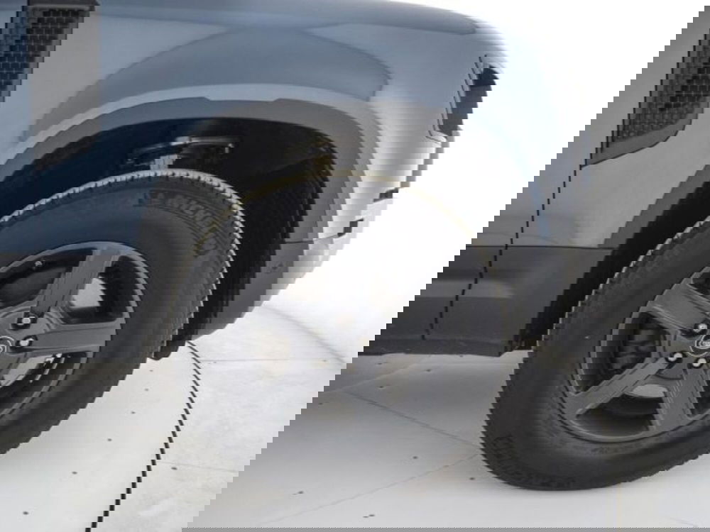 Land Rover Defender usata a Perugia (9)