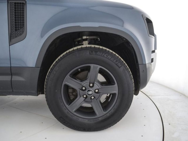 Land Rover Defender usata a Perugia (9)