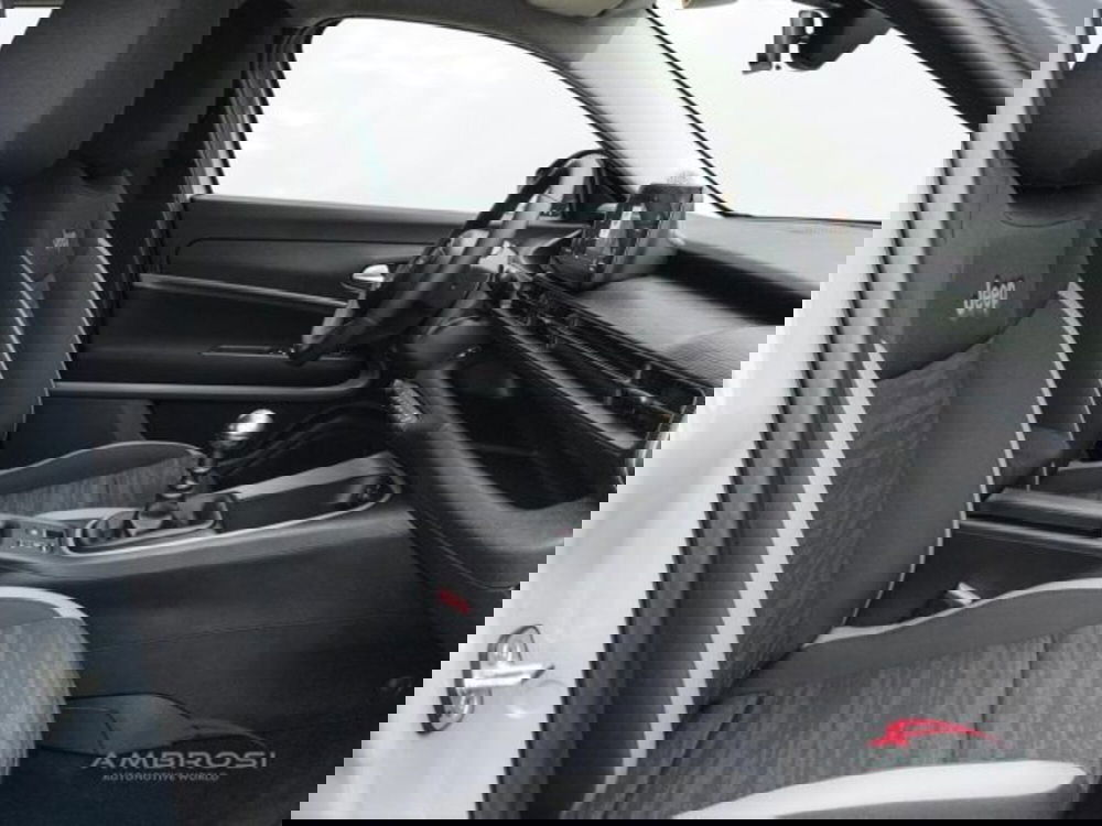 Jeep Avenger nuova a Perugia (12)