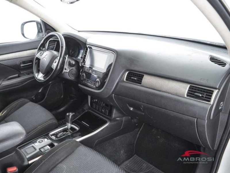 Mitsubishi Outlander usata a Perugia (12)