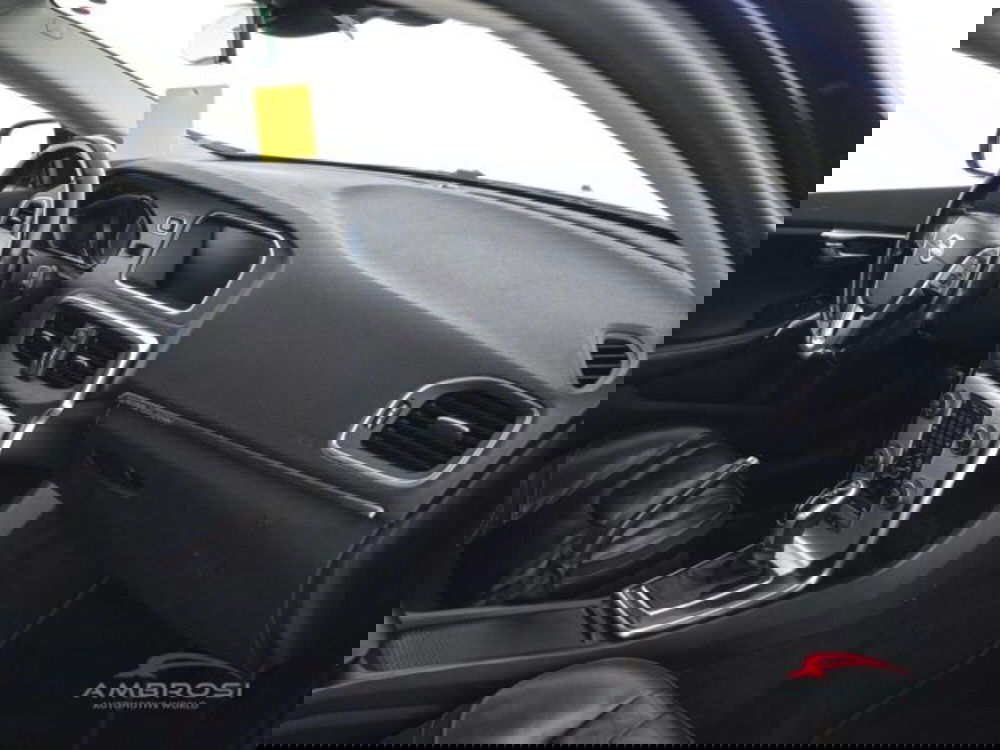 Volvo V40 Cross Country usata a Perugia (12)