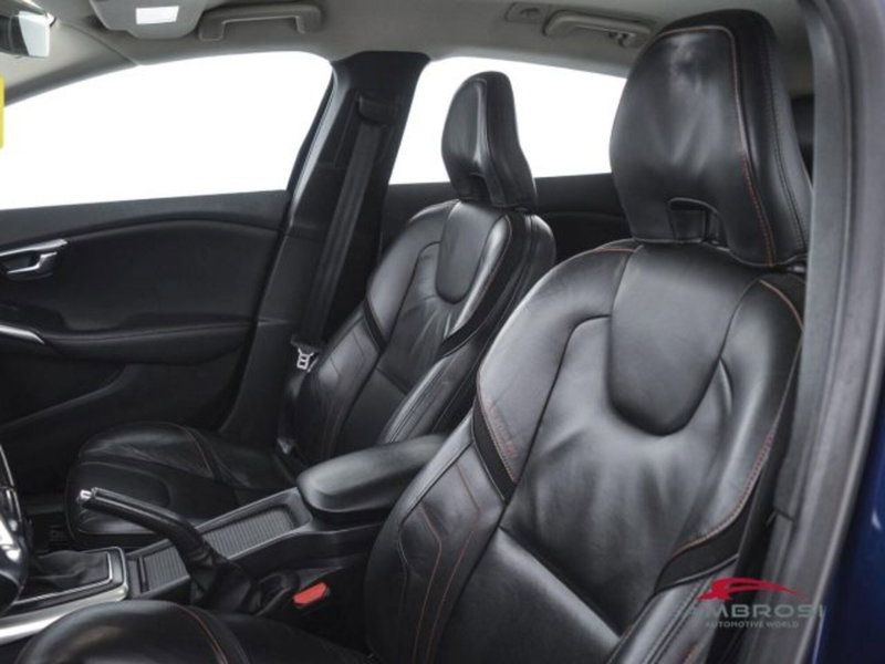 Volvo V40 Cross Country usata a Perugia (9)