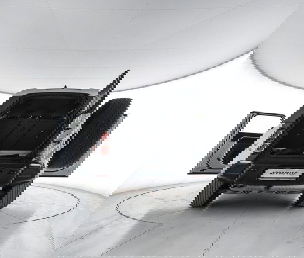 Land Rover Defender usata a Perugia (12)