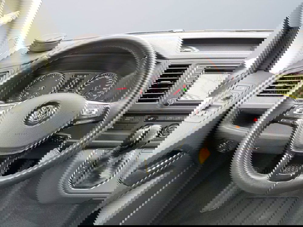 Volkswagen Multivan usata a Milano (13)