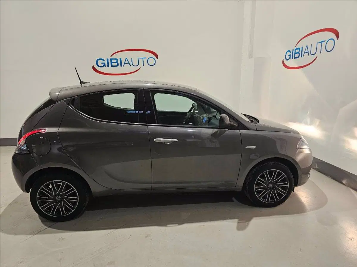 Lancia Ypsilon usata a Palermo (6)