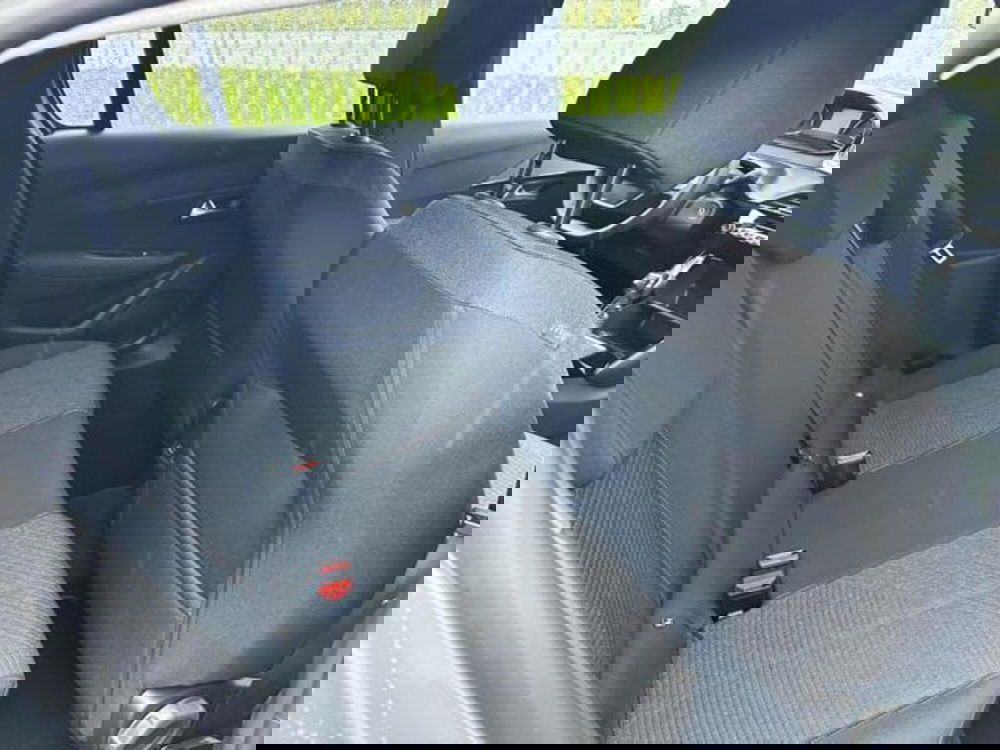 Peugeot 208 nuova a Milano (7)