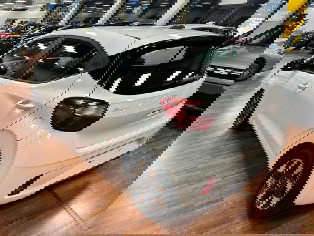 Hyundai i10 nuova a Milano (2)