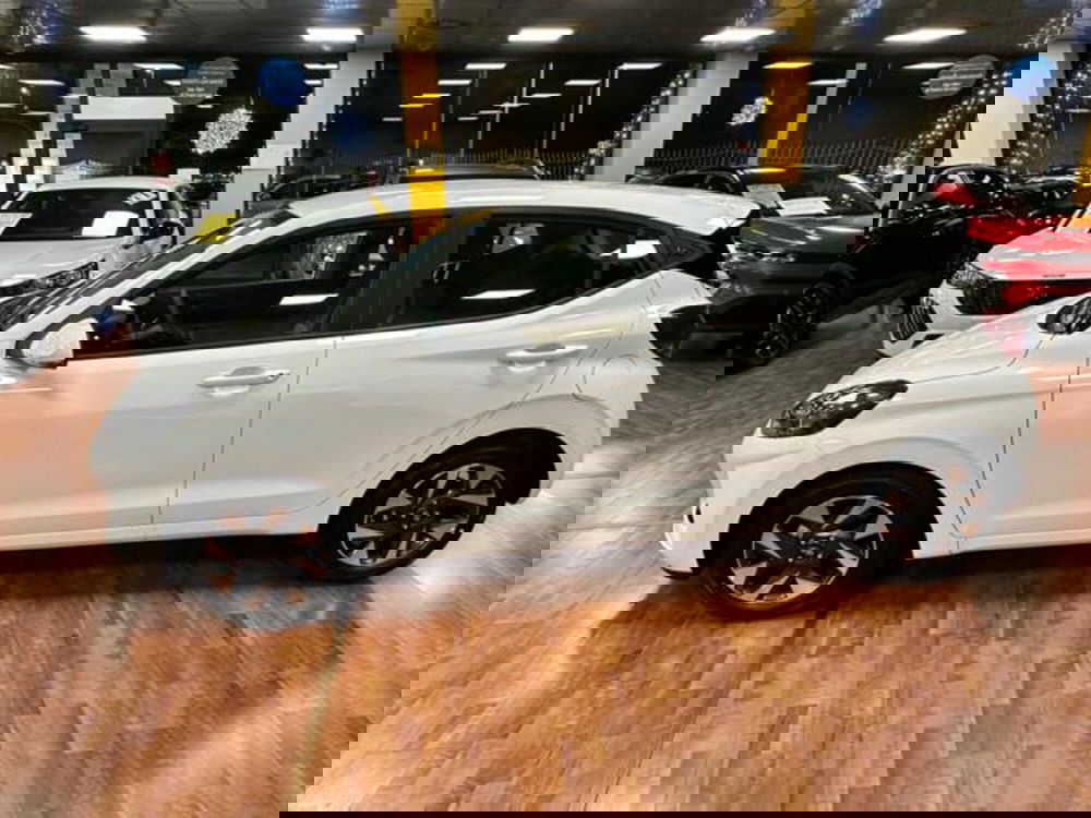 Hyundai i10 nuova a Milano (4)