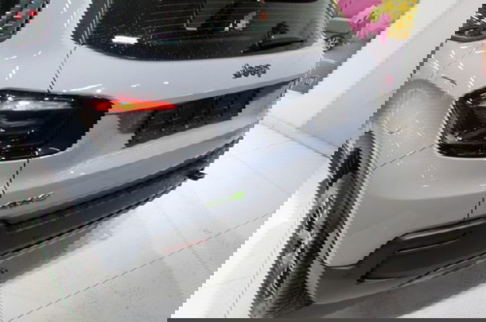 Jeep Avenger nuova a Milano (15)