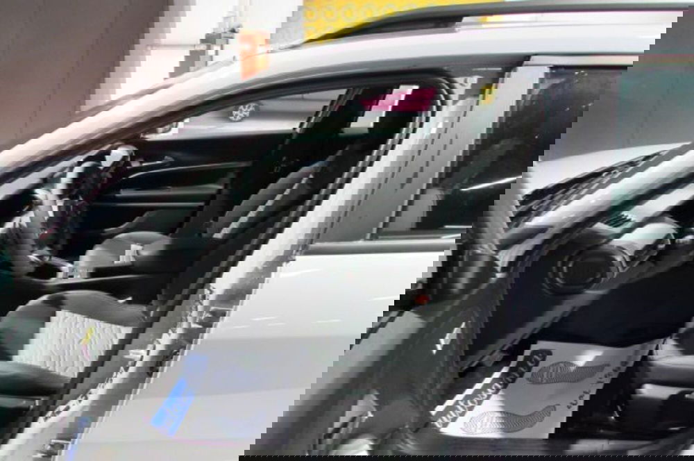 Jeep Avenger nuova a Milano (6)