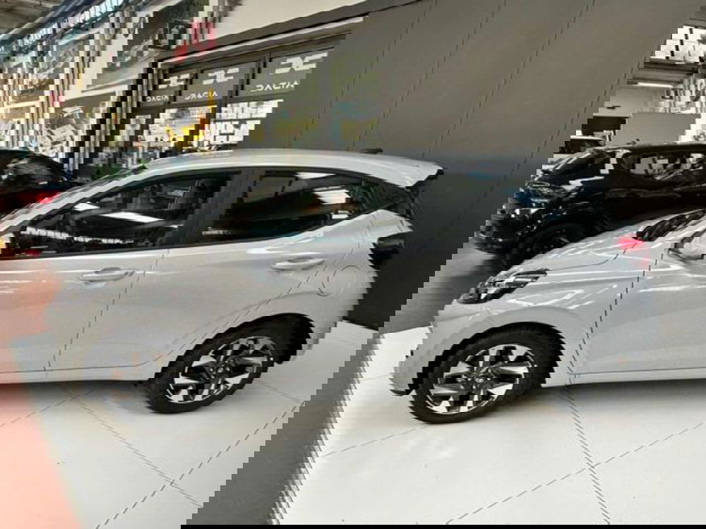 Hyundai i10 nuova a Milano (2)