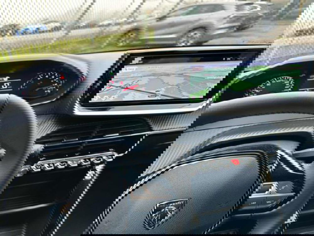 Peugeot 208 nuova a Milano (10)