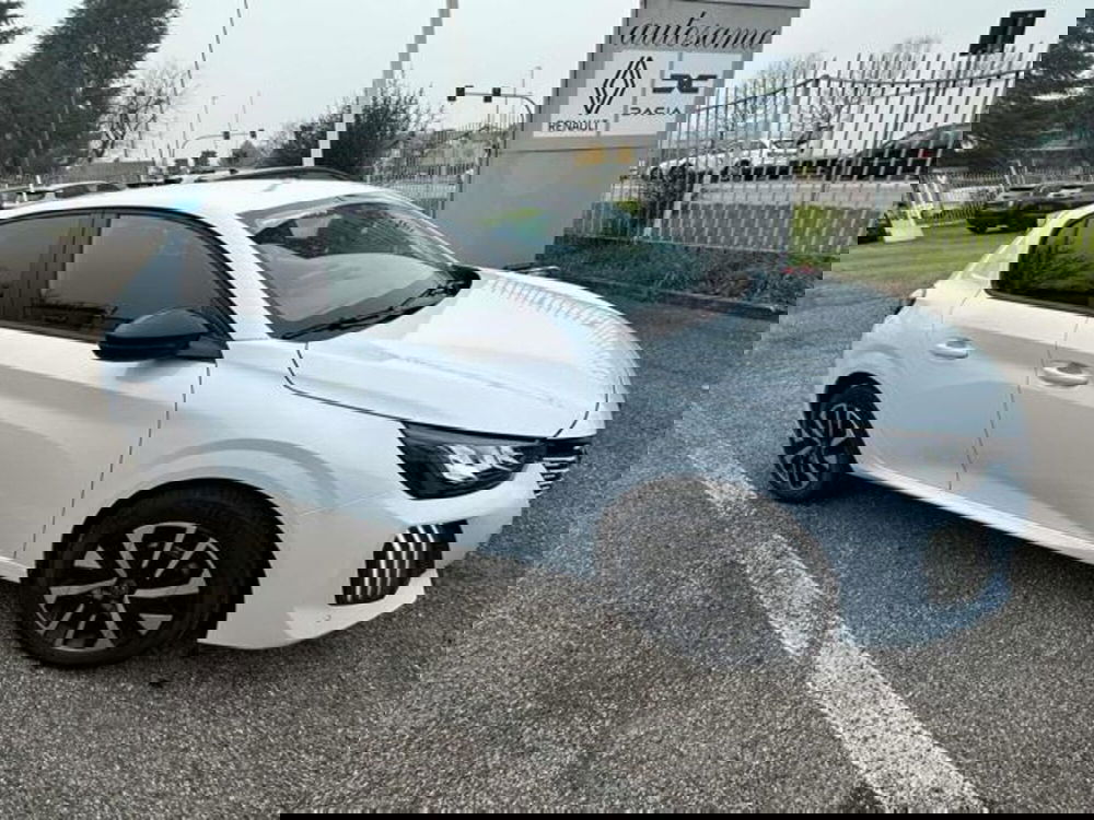 Peugeot 208 nuova a Milano (5)