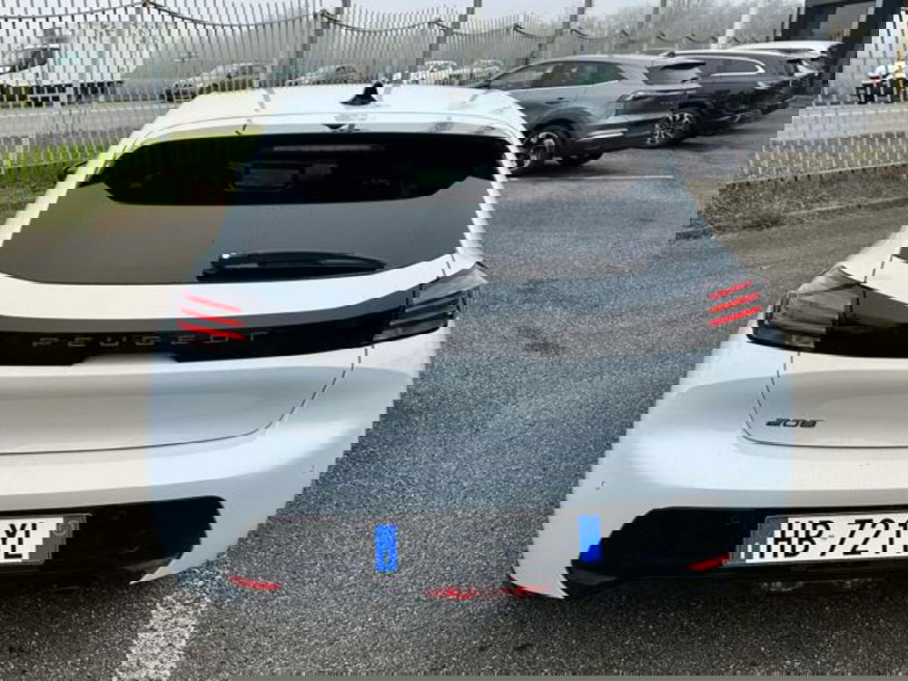 Peugeot 208 nuova a Milano (7)