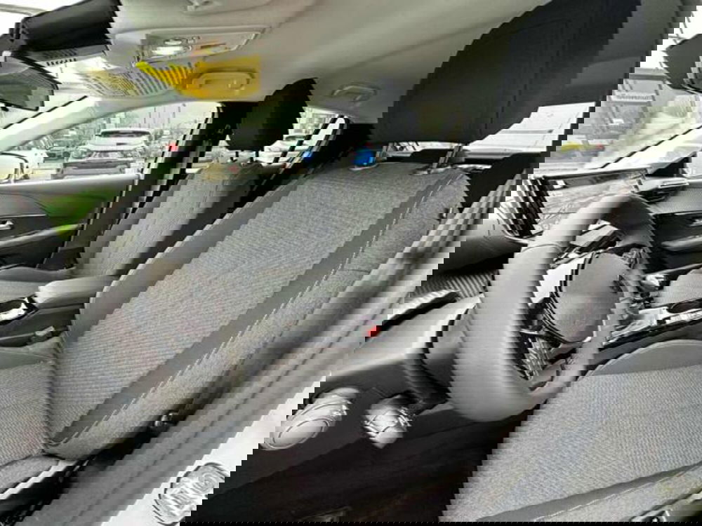 Peugeot 208 nuova a Milano (9)