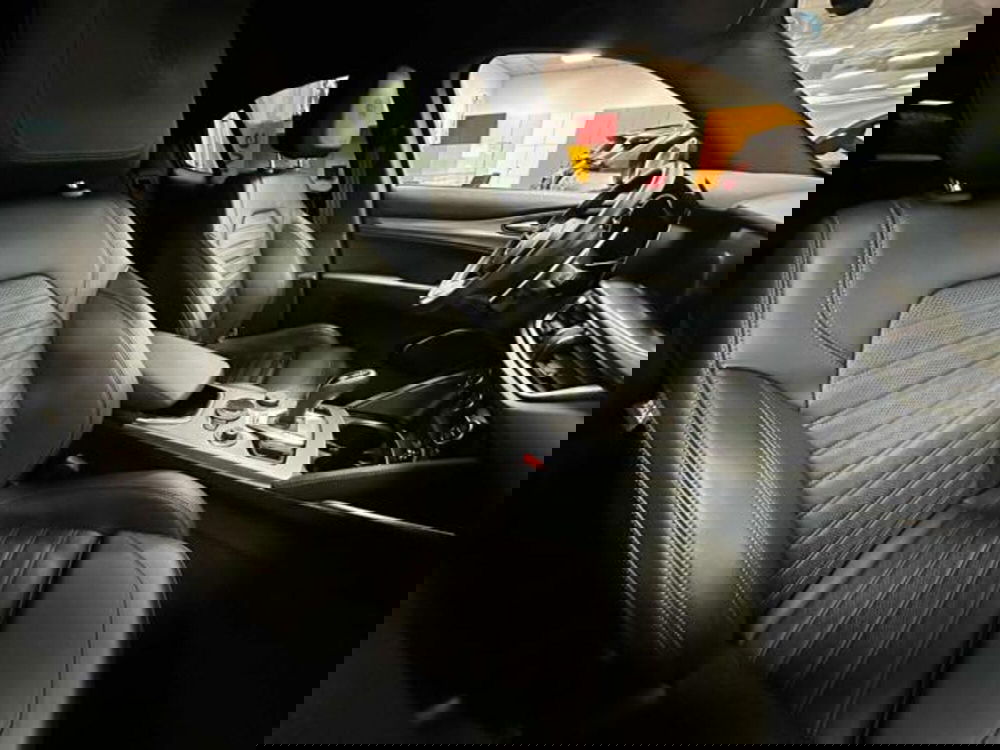 Alfa Romeo Stelvio usata a Milano (10)