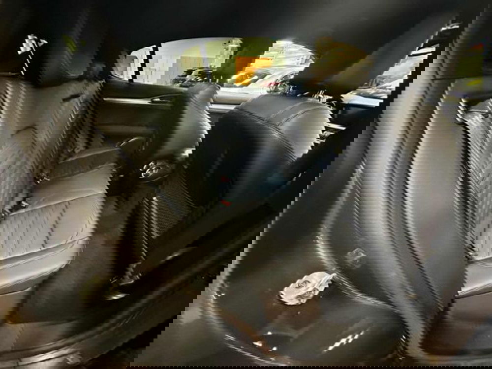 Alfa Romeo Stelvio usata a Milano (13)