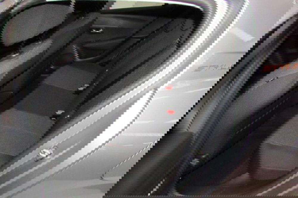 Peugeot 208 nuova a Milano (12)