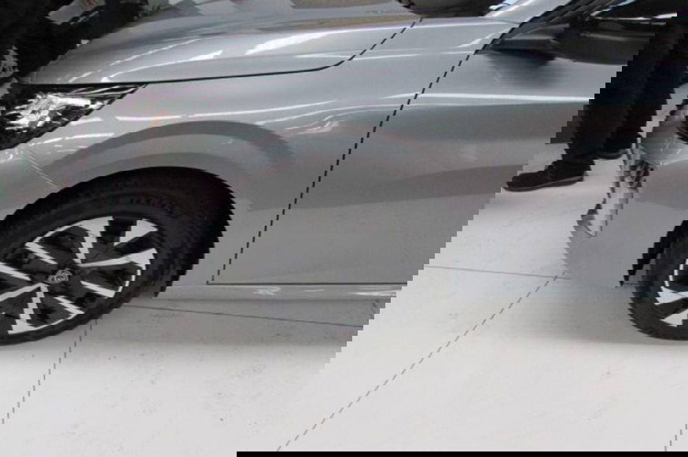 Peugeot 208 nuova a Milano (5)