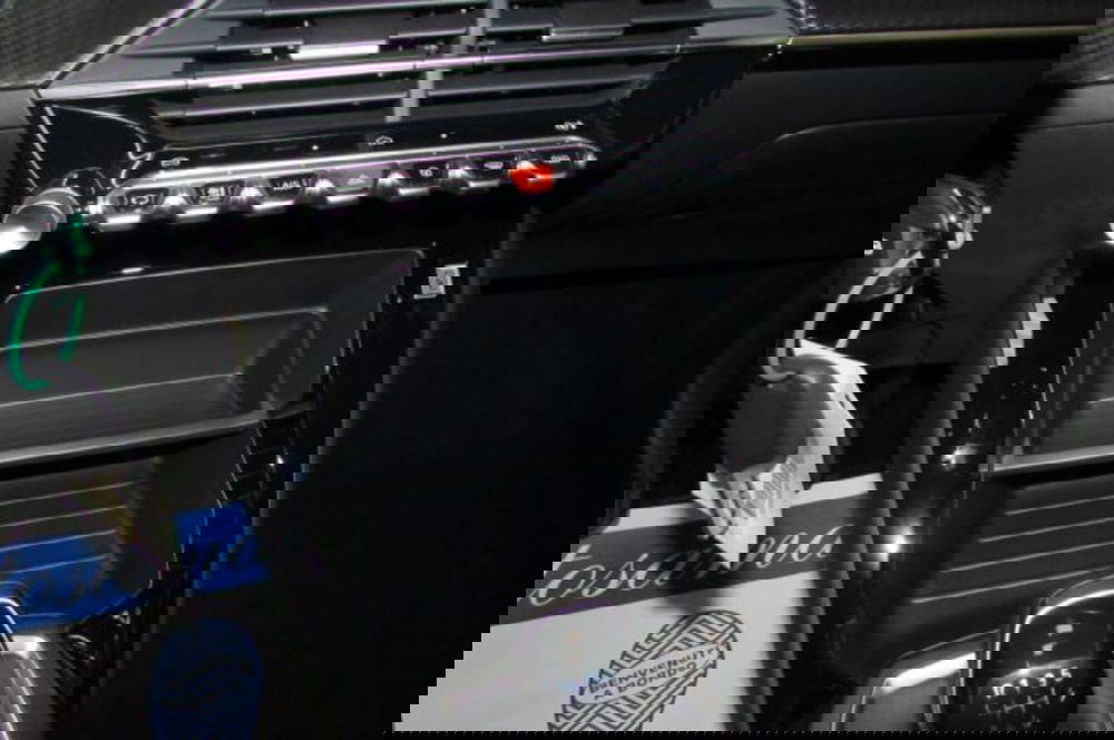 Peugeot 208 nuova a Milano (9)