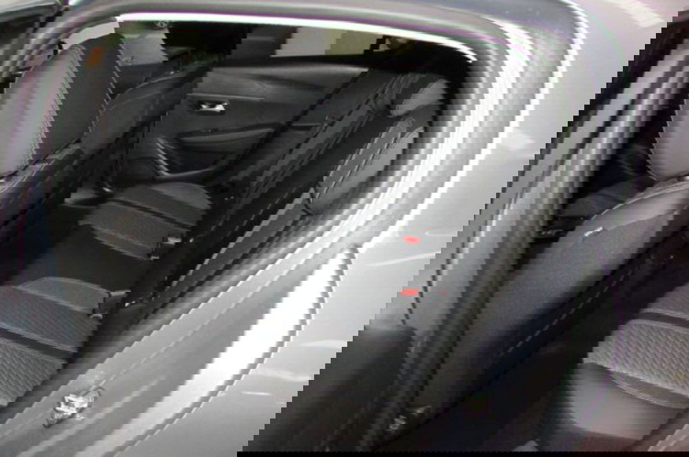 Peugeot 208 nuova a Milano (14)