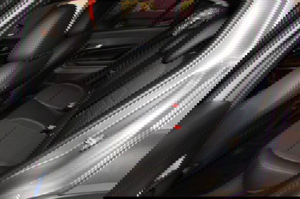 Jeep Avenger nuova a Milano (7)