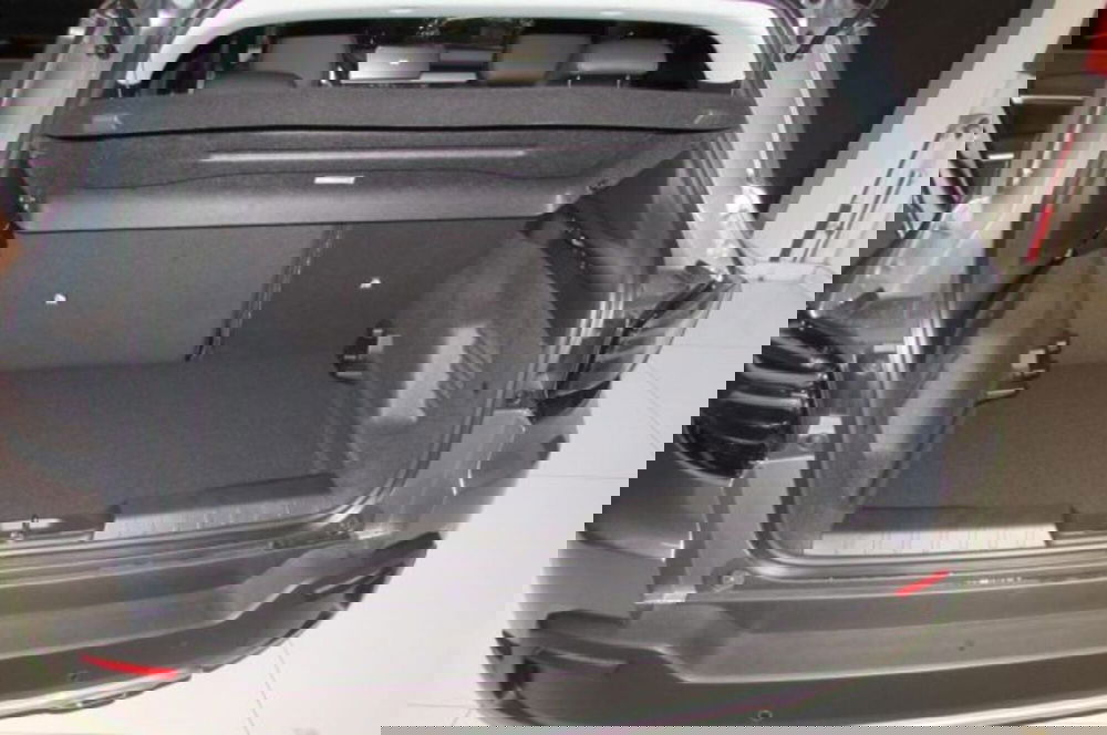 Jeep Avenger nuova a Milano (8)