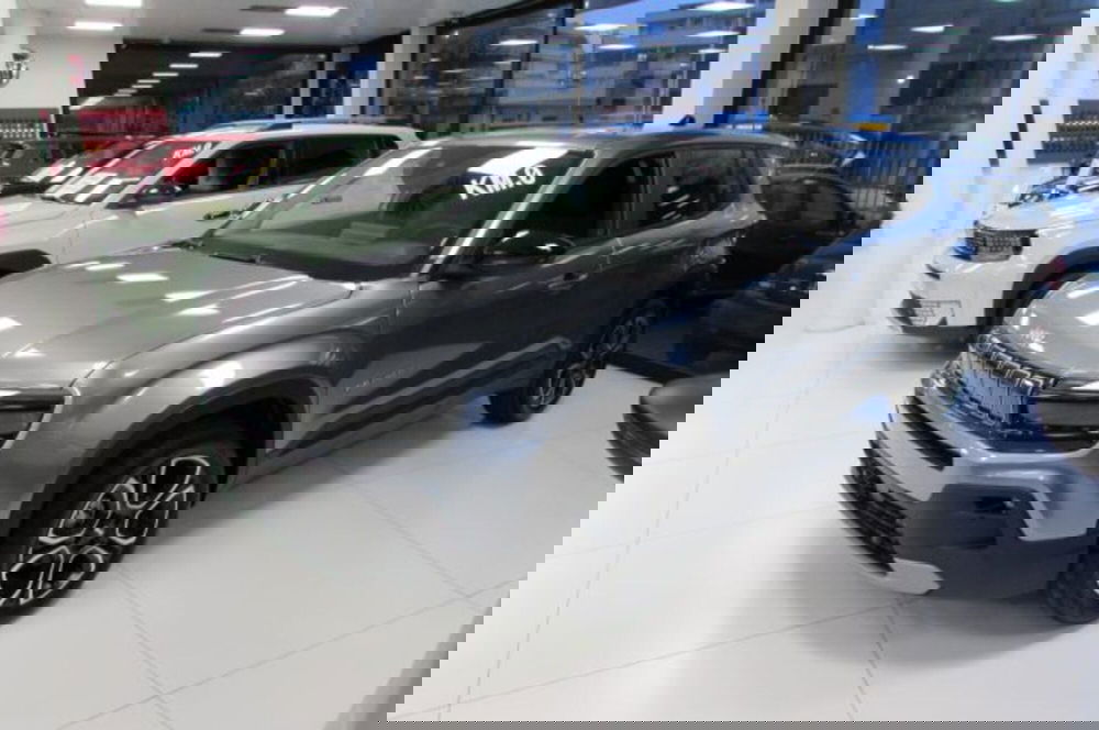 Jeep Avenger nuova a Milano