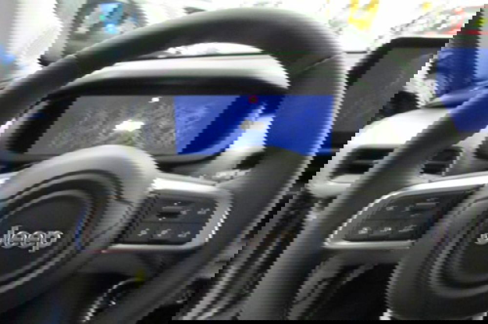 Jeep Avenger nuova a Milano (9)