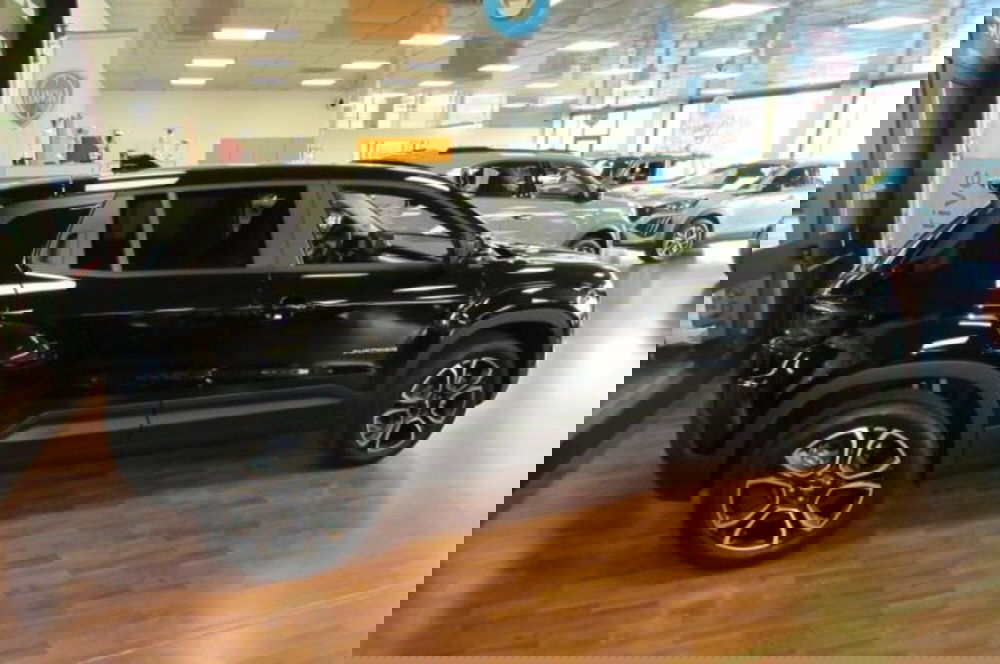 Jeep Avenger nuova a Milano (3)