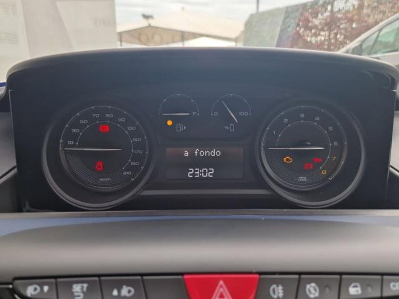 Lancia Ypsilon nuova a Salerno (11)