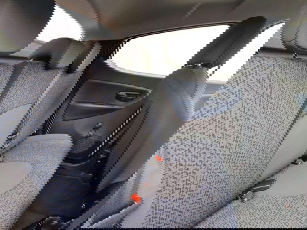 Lancia Ypsilon nuova a Salerno (14)