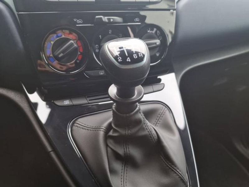 Lancia Ypsilon nuova a Salerno (17)