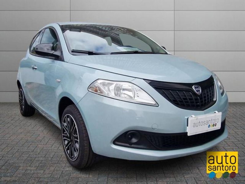 Lancia Ypsilon nuova a Salerno (2)