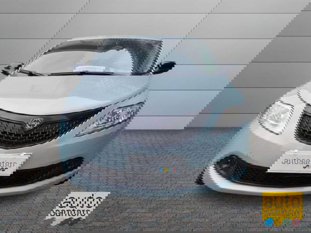 Lancia Ypsilon nuova a Salerno (5)