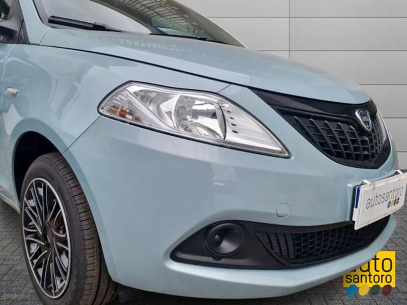 Lancia Ypsilon nuova a Salerno (8)