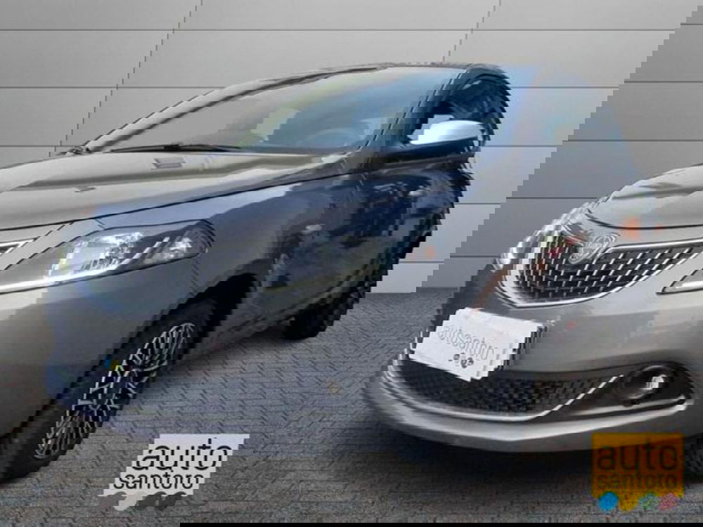 Lancia Ypsilon nuova a Salerno