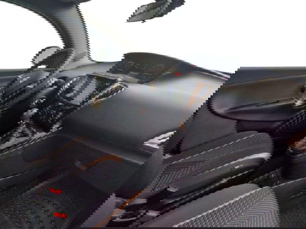 Lancia Ypsilon nuova a Salerno (13)